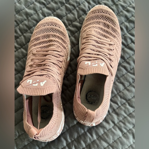 APL running lifestyle shoes - Picture 4 of 7